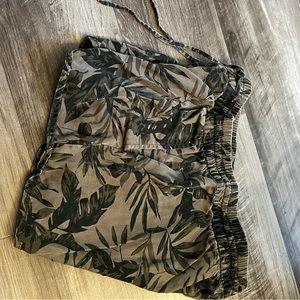 Old Navy shorts size medium